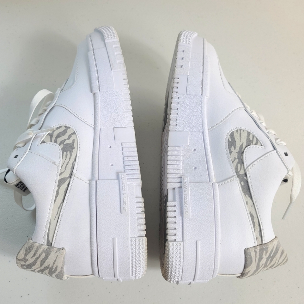NIKE Air Force 1 White Pixel SE Zebra Sneakers - Picture 9 of 12